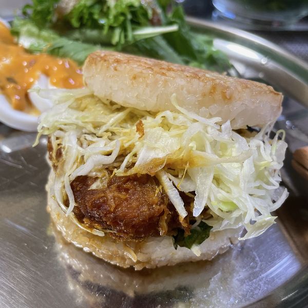 「夜モスライスバーガー カツカレー」@モスバーガー ウィングキッチン京急鶴見店の写真