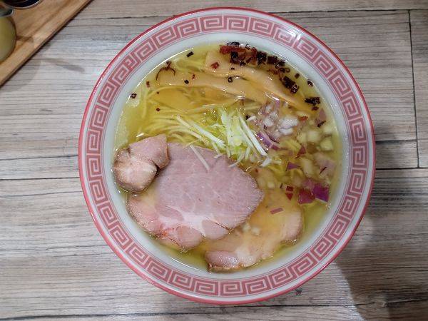 「【限定】阿波尾鶏の黄金塩らーめん」@徳島NOODLE ぱどるの写真