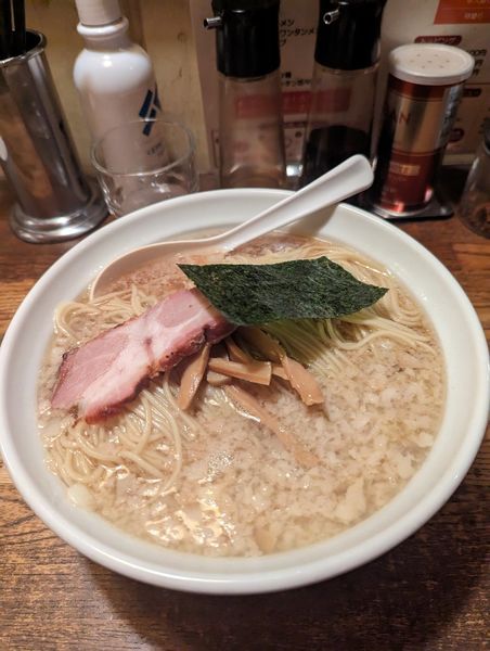 「背脂にんにくラーメン」@荏原町しなてつの写真