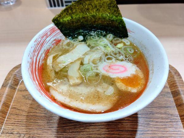 「淡麗塩ラーメン(並盛・150g)500円」@ラーメン処 そうじゃ屋の写真