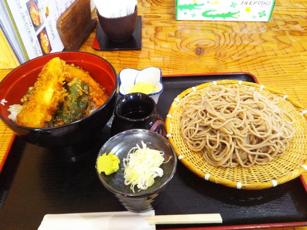 「昼ごはん2 いか天丼」@蕎麦匠 ひなたやの写真