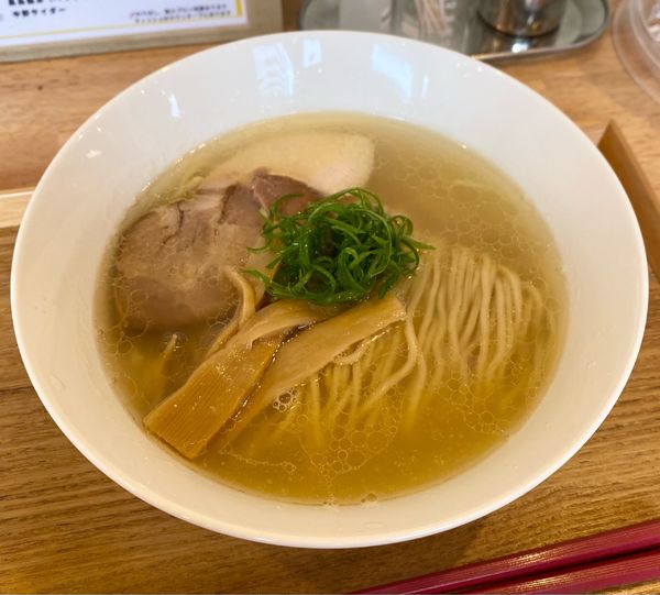 「らぁめん(塩)¥900 ＆半チャーハン¥400」@らぁめん ご恩の写真