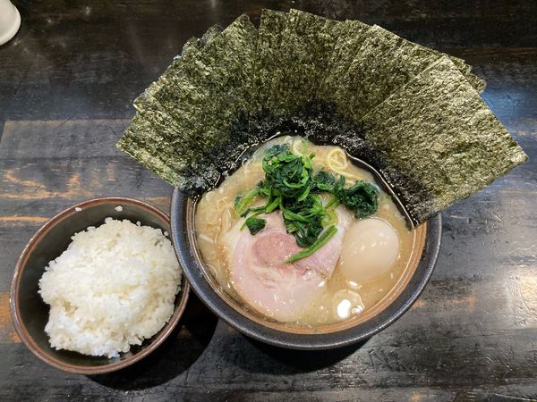 「ラーメン」@家系ラーメン 鶴見 幸家の写真