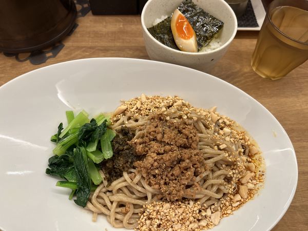 「汁なし坦坦麺痺れ控えめ＆2周年記念無料ライス」@雲林坊 高輪ゲートウェイ店の写真