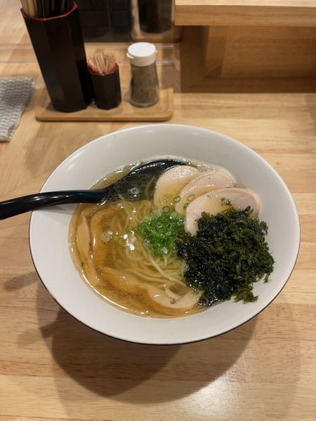 「煮干しラーメン潮（900円）」@煮干しラーメン専門店 うしおの写真