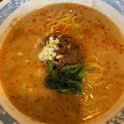 濃厚坦々麺（879円）