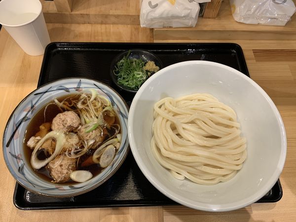 「肉汁讃岐うどん（冷）＋中盛」@甚三 神田店の写真
