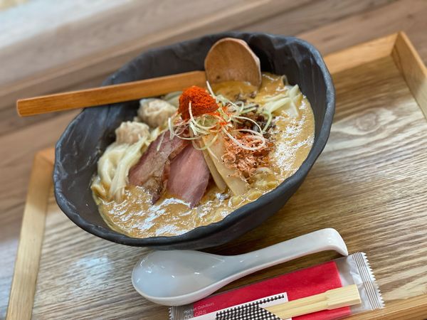 「辛みそ濃厚えびそば(雲呑トッピング)」@えびそば 緋彩の写真