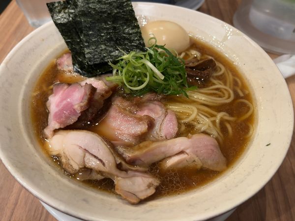 「特製醤油　中盛り」@麺処 ほん田 秋葉原本店の写真