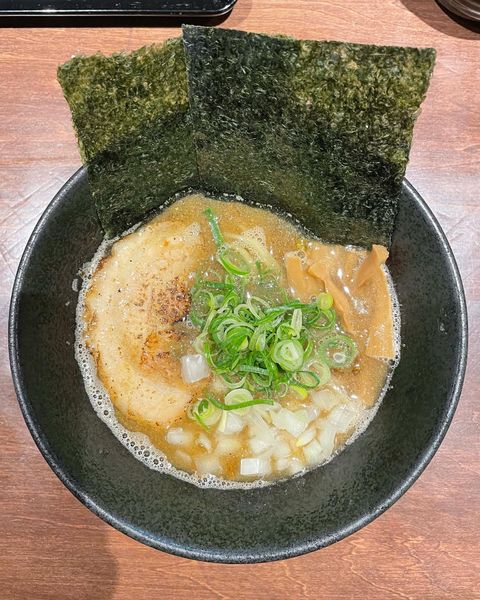 「焼煮干ラーメン」@麺や いかりの写真
