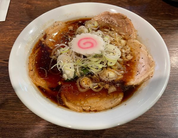 「【肉の日限定】生姜ブラックチャーシュー麺」@麺屋 真心の写真
