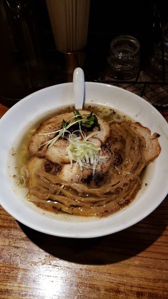 「塩チャーシューメン大盛り」@手打ちラーメン創房 舌笑家の写真