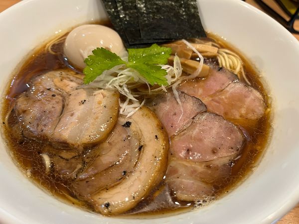 「淡麗醤油ラーメン　湯咲盛り」@麺処 湯咲の写真