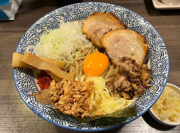 「まぜそば 並+とろけるチーズ+にんにく」@狼煙 〜NOROSHI〜の写真