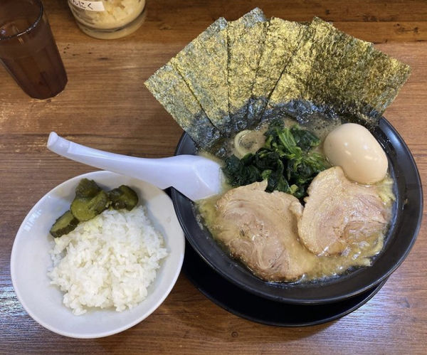 「スペシャル醤油とんこつ」@横浜家系ラーメン 武骨家 鶴見西口店の写真