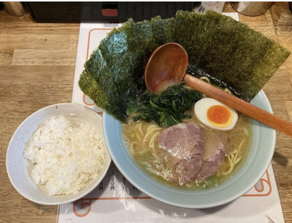 「豚骨醤油ラーメン」@横浜家系らーめん 金壱家の写真