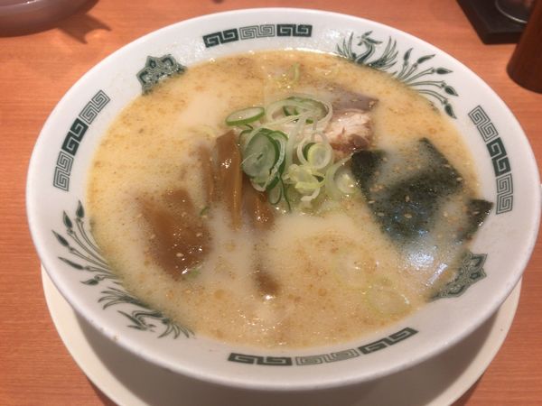 「とんこつラーメン 480円」@日高屋 西新宿1丁目店の写真