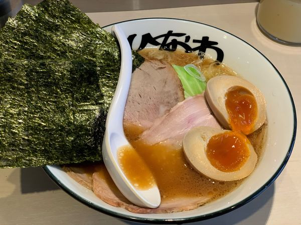 「ひなわラーメン」@地鶏豚骨らーめん ひなわの写真