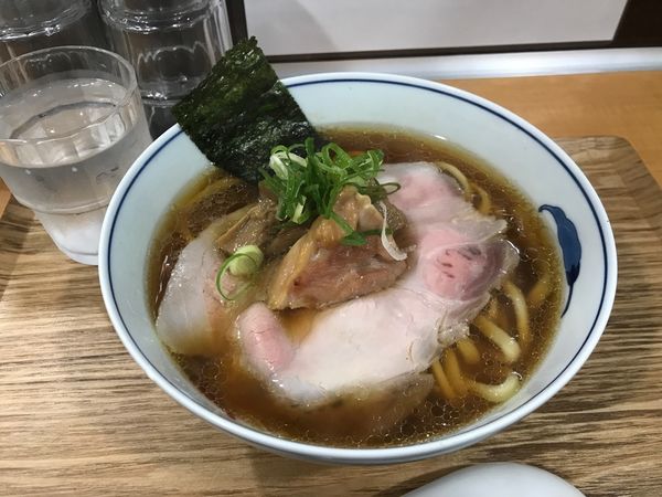 「醤油らーめん＋チャーシュー入りたまごかけごはん」@らーめん亭 ひなり竜王の写真