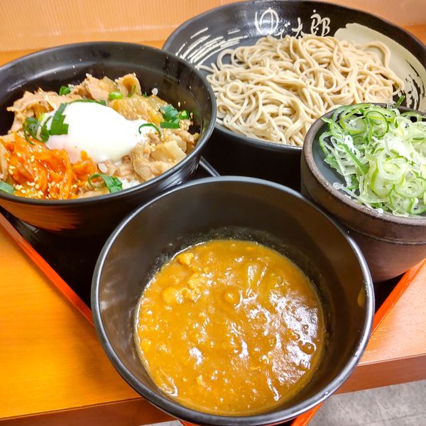 「【季節限定】豚玉キムチ丼セット（￥750）＋カレールー（クー」@ゆで太郎 東邦医大通り店の写真