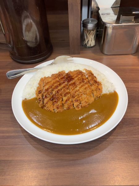 「お茶の水ミルカツカレー大盛り880円」@金沢ミルカツカレー おちゃのみずの写真