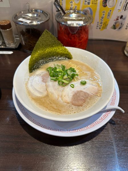 「ラーメン白」@博多らーめん ひまわりの写真