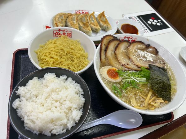 「ガキ大将スペシャル、替玉、スタミナ餃子、ライス」@ラーメンガキ大将 谷田部店の写真