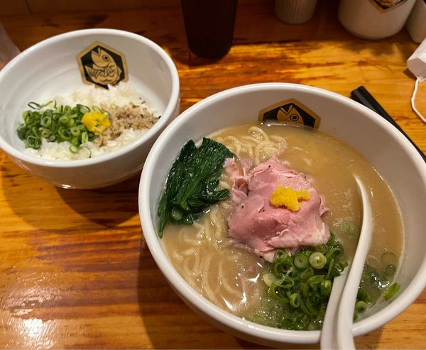 「濃厚真鯛らーめん雑炊セット」@真鯛らーめん 麺魚の写真