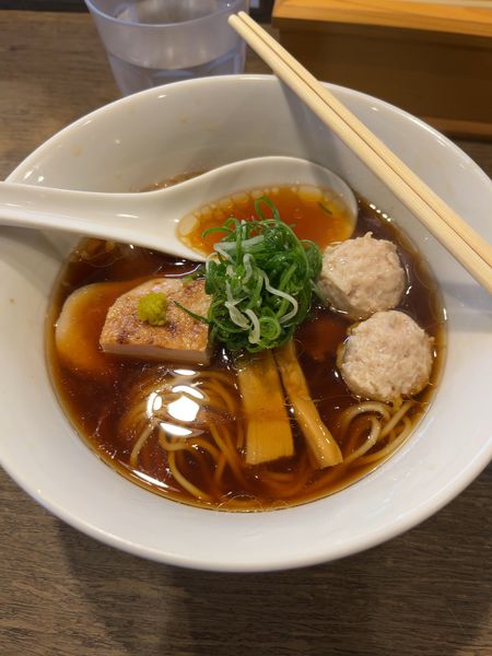 「地鶏醤油ラーメン」@らーめん楓の写真