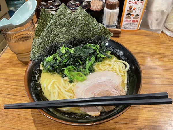 「ラーメン＋ホウレンソウ」@横浜家系ラーメン 壱角家 西川口店の写真
