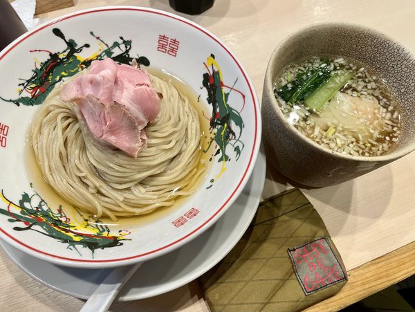 「鰹昆布水つけワンタン麺」@つけめん金龍の写真