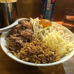 汁なし中　ニンニクマシマシ