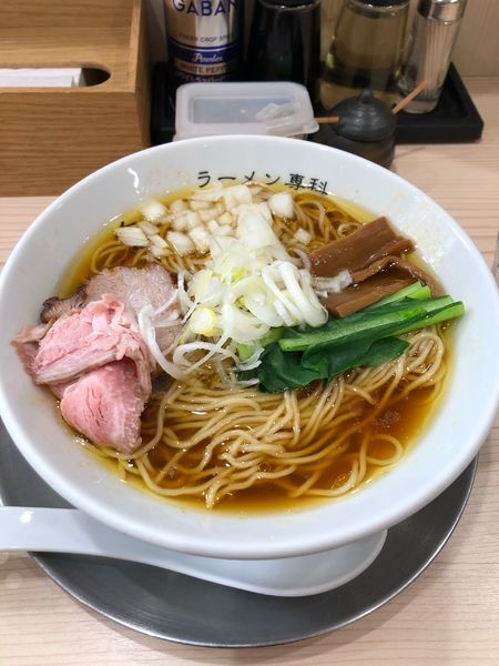 「あっさり醤油とローストビーフ丼」@ラーメン専科 竹末食堂の写真