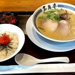 豚骨ラーメン（Ａ定９００円）＋替玉（１５０円）