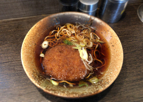 「メンチそば(490円)」@三松 青砥店の写真