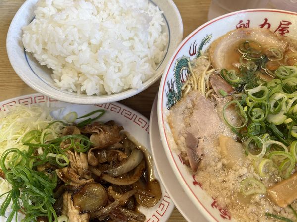 「特製醤油ラーメン&豚の生姜焼き定食」@ラーメン魁力屋 五反田店の写真
