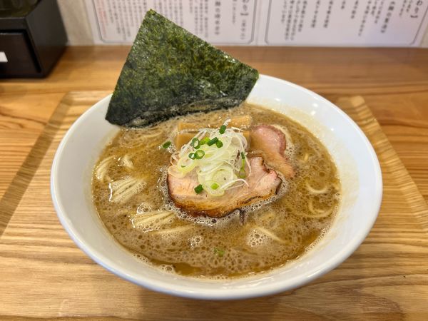 「豚骨魚介らぁ麺」@麺道 ひとひらの写真