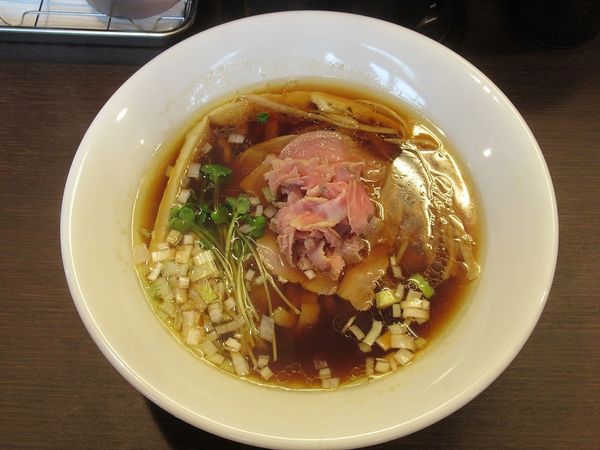 「醤油らー麺（950円）」@オカモトモノガタリの写真