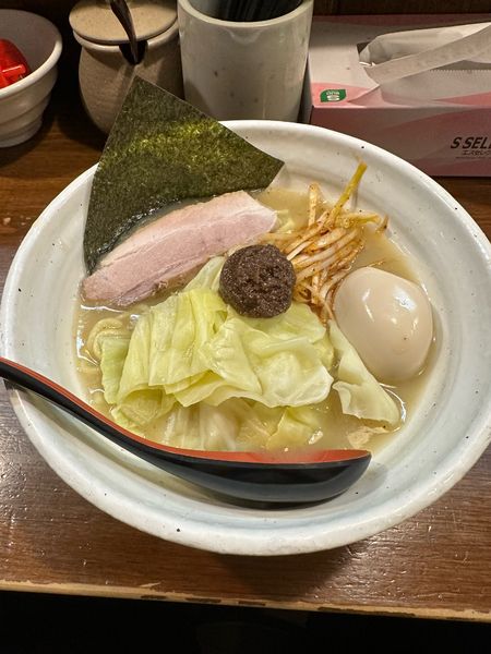 「熟成練醤油ラーメン並+味玉」@『   』（無銘）の写真
