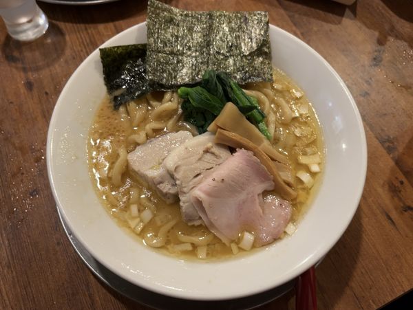 「家系ラーメン 他」@立ち呑み居酒屋 金町製麺の写真