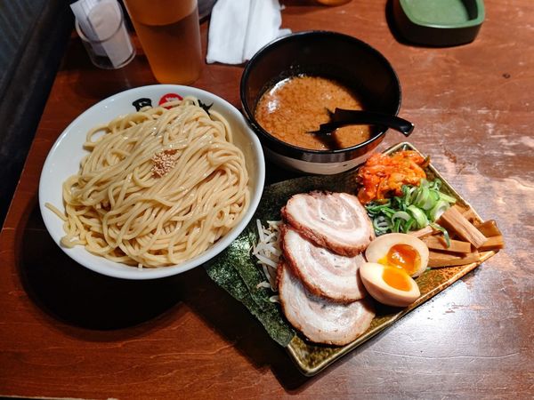 「背脂醤油スペシャルつけ麺(並盛・350g)1,350円」@環七ラーメン 周麺の写真