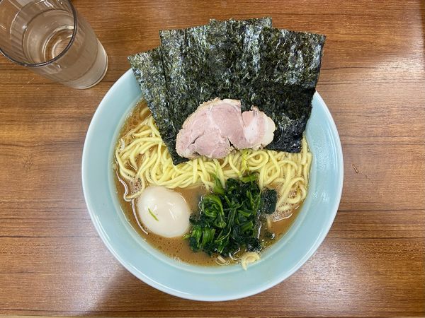 「味玉ラーメン」@横浜ラーメン 武蔵家 北千住店の写真