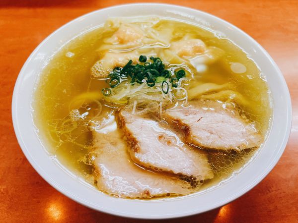 「海老ワンタンメン」@日陰の写真