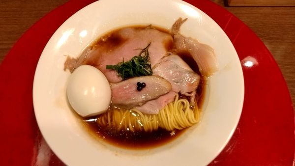 「鴨とカシスの味玉醤油_1000円」@RaMen TOMO TOKYOの写真