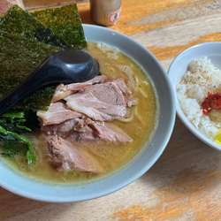 チャーシューメン ¥950　半ライス ¥100