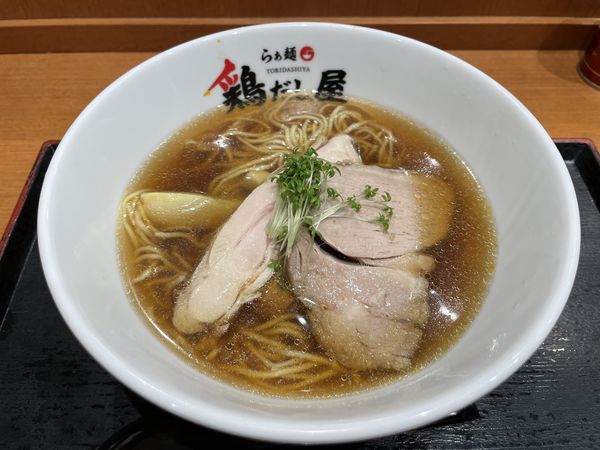 「醤油らぁ麺」@らぁ麺 鶏だし屋の写真