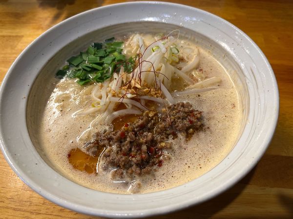 「進化系令和台湾ラーメン」@麺屋 黒城の写真