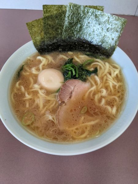 「らーめん  並＋味付玉子」@本牧家 本店の写真