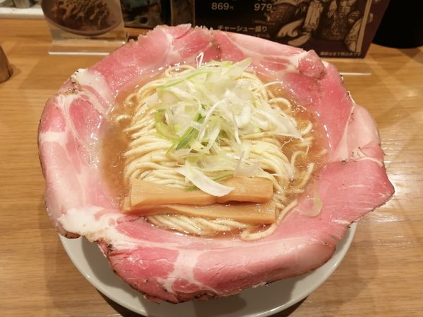 「平和　大盛　チャーシュー5枚　　950円」@ラーメン大戦争 神田店の写真