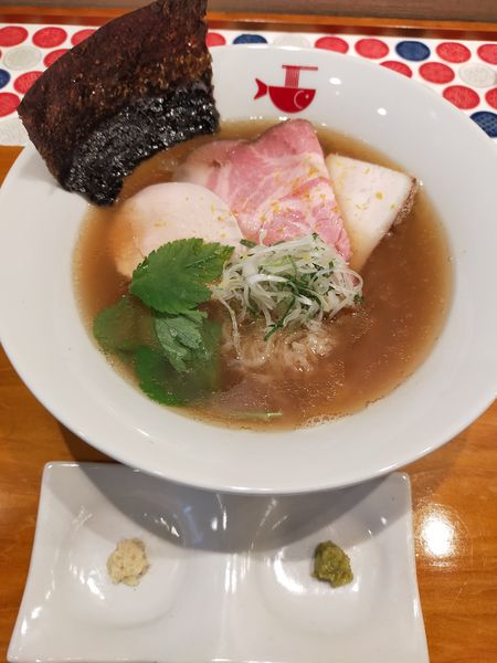 「鯛塩ラーメン　縮れ麺」@瀬戸内ラーメン めで鯛の写真